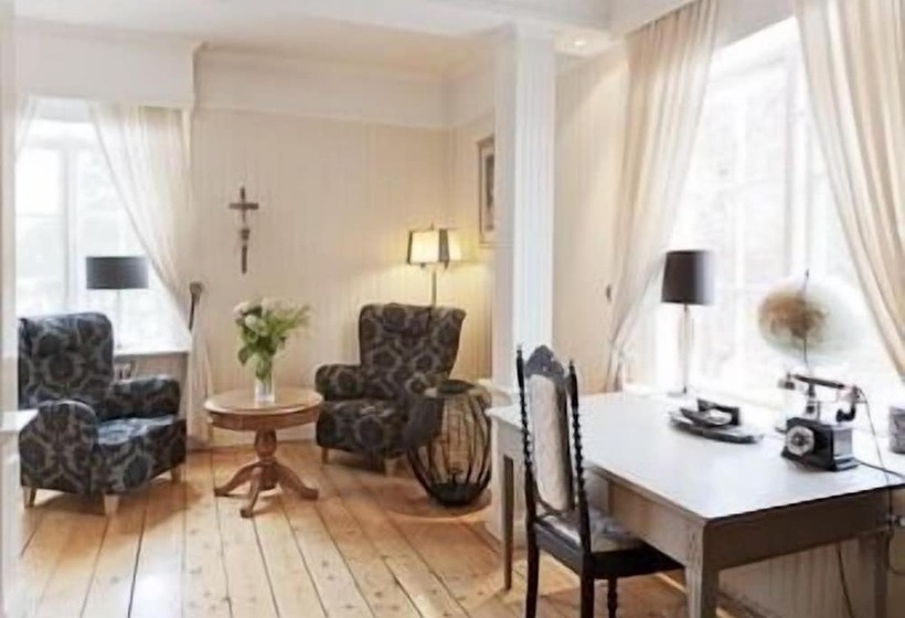 فندق L Plevnagården