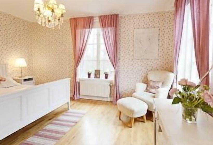 فندق L Plevnagården