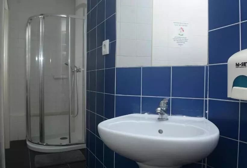 O2 Hostel