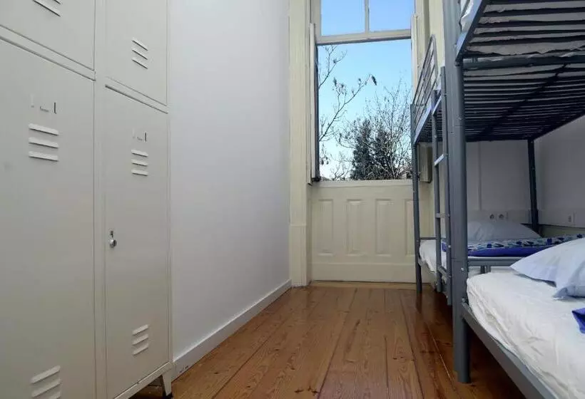 O2 Hostel