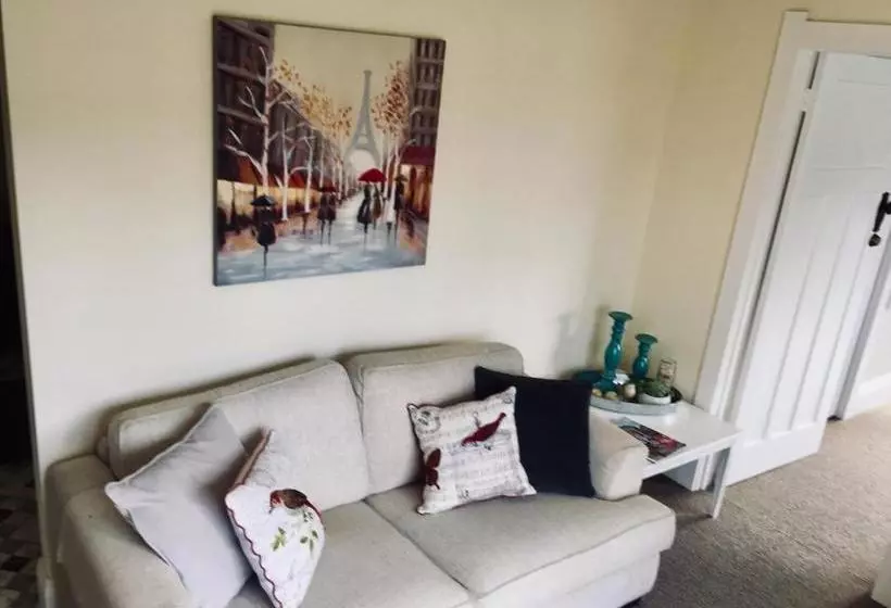 Pentland House B&b