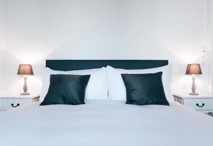 ベッドアンドブレックファースト Château Rochefort