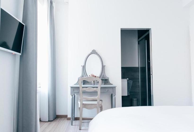 ベッドアンドブレックファースト Château Rochefort