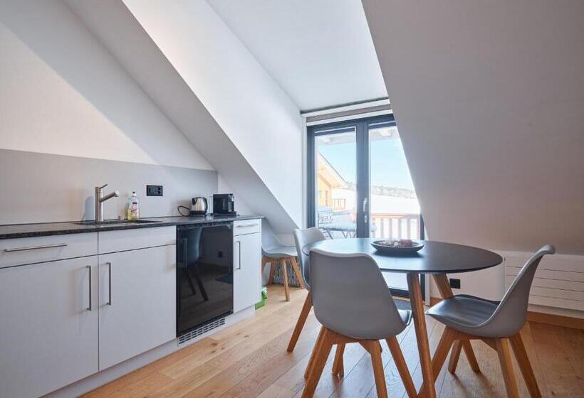 住宿加早餐  Jurabelle