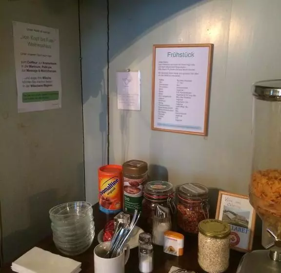 تختخواب و صبحانه Trais Fluors