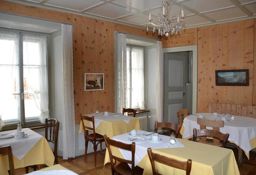 تختخواب و صبحانه Trais Fluors