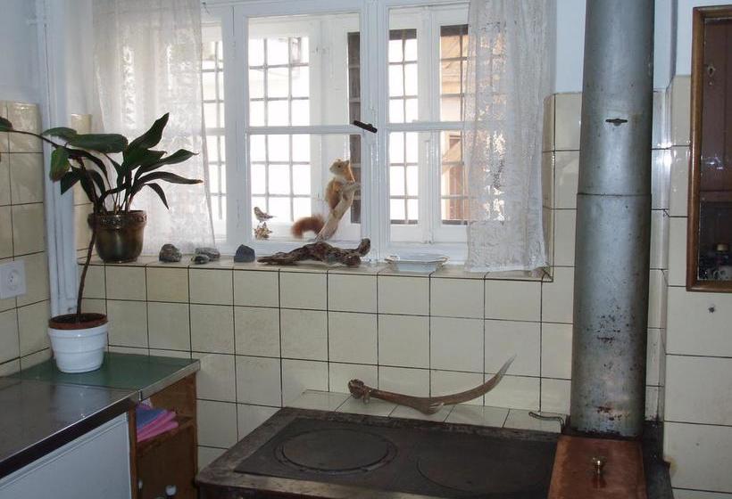 تختخواب و صبحانه Trais Fluors