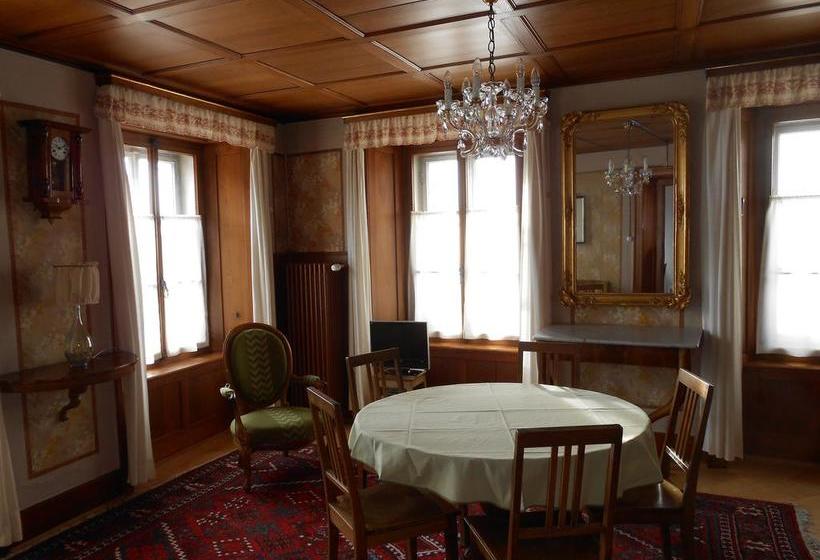 تختخواب و صبحانه Trais Fluors