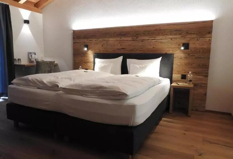 Berghotel Tgantieni