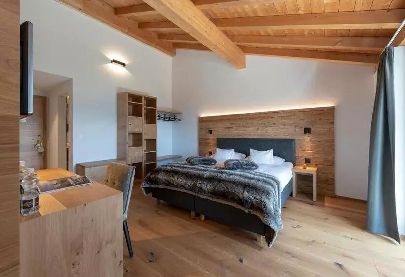 Berghotel Tgantieni