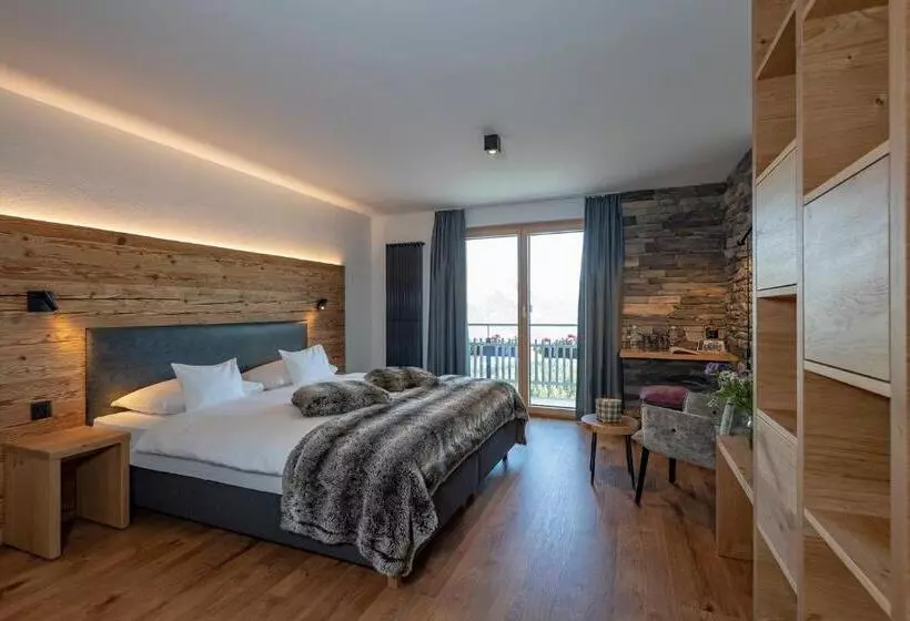 Berghotel Tgantieni