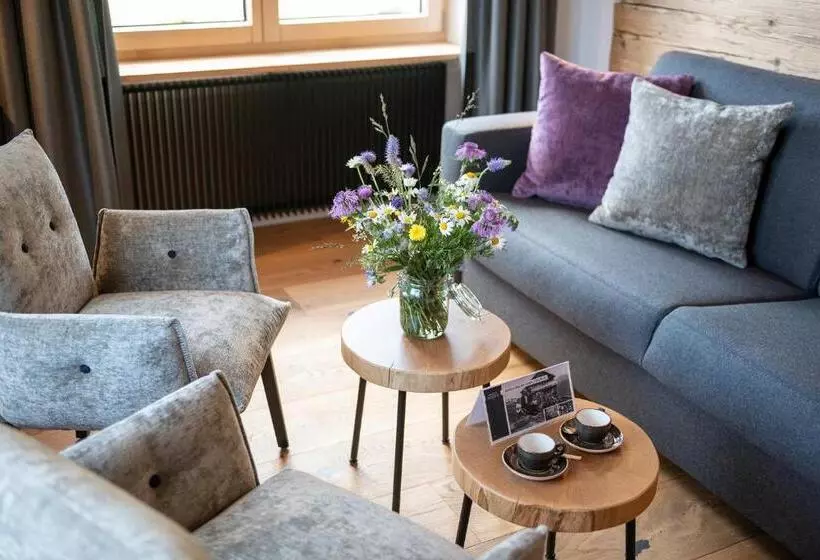 Berghotel Tgantieni