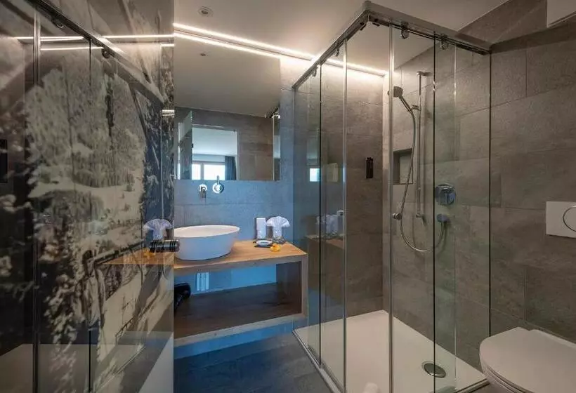 Berghotel Tgantieni