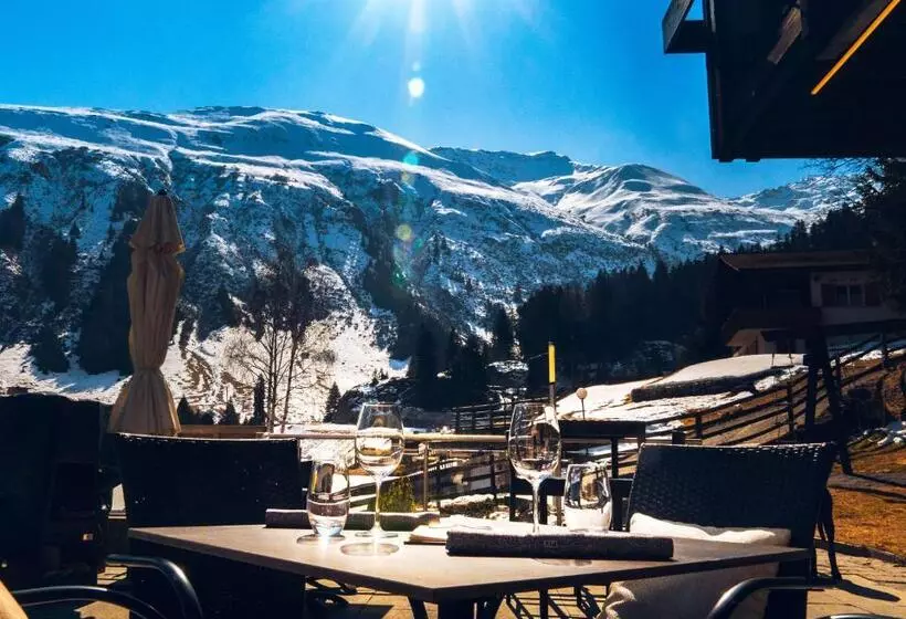 Hotell Cresta Sedrun