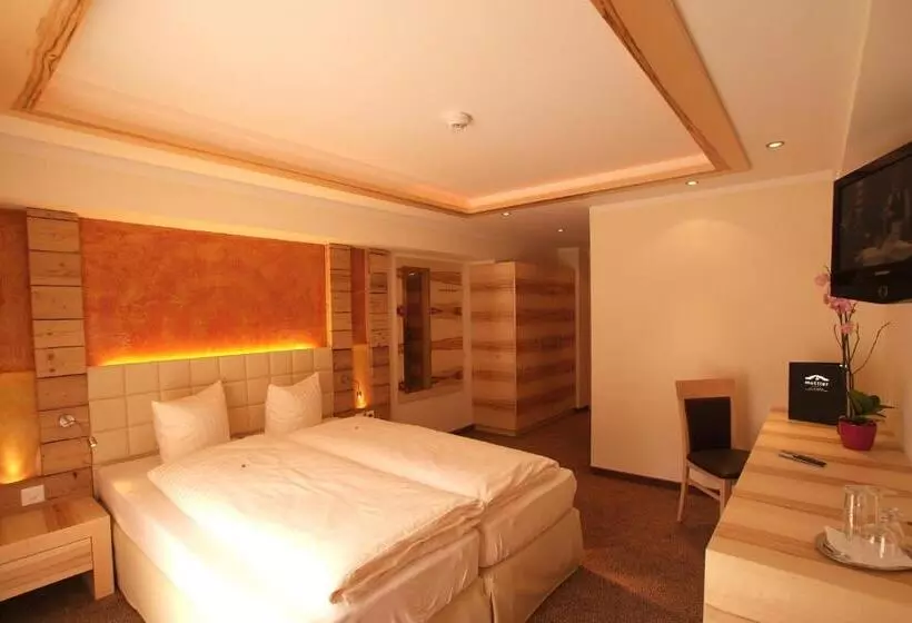 ホテル Garni Muttler Alpinresort & Spa