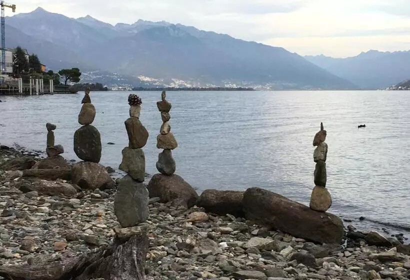Hotelli Garni Rivabella Au Lac
