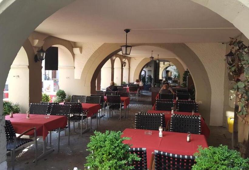 هتل Hostellerie Du Xvi Siècle