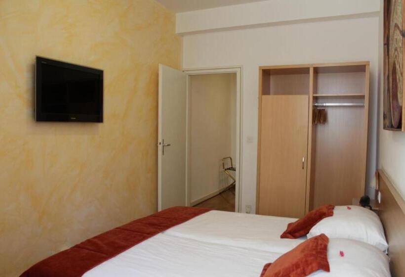 هتل Hostellerie Du Xvi Siècle