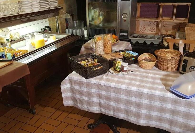 هتل Hostellerie Du Xvi Siècle