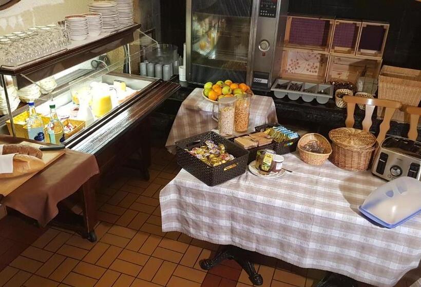 هتل Hostellerie Du Xvi Siècle