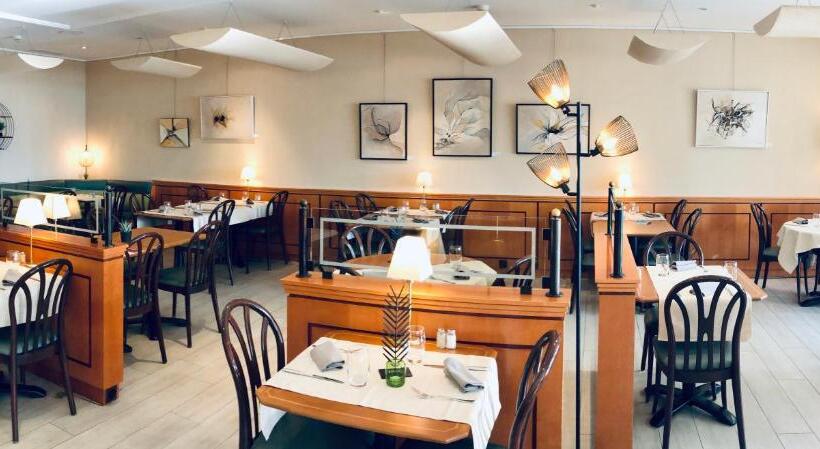 هتل Hôtel Du Port