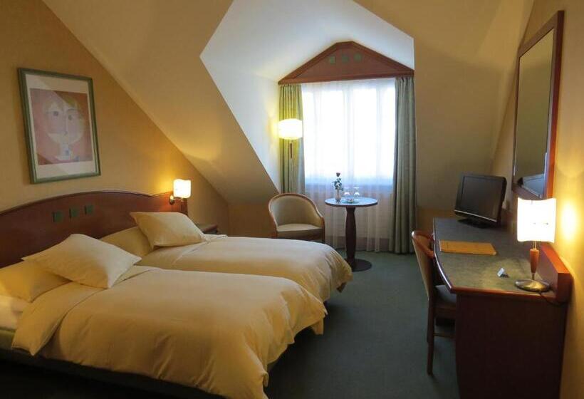 هتل Hôtel Du Port