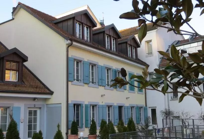 ホテル Hôtel Du Port