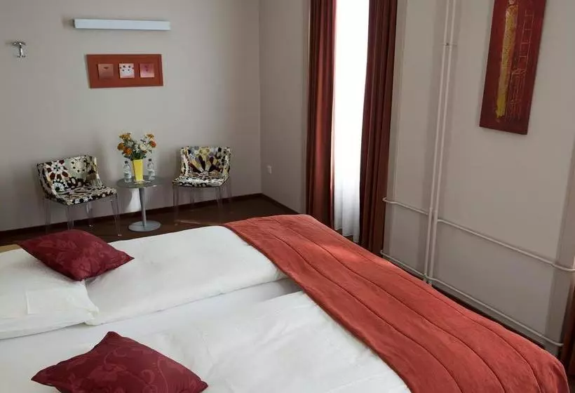 Hotelli Hôtel Le Funi De Cossonay
