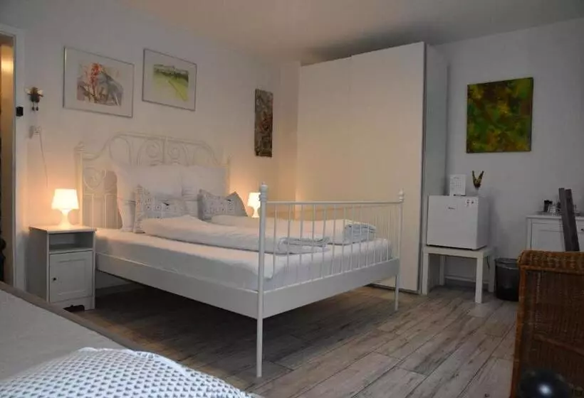 Kiki's B&b