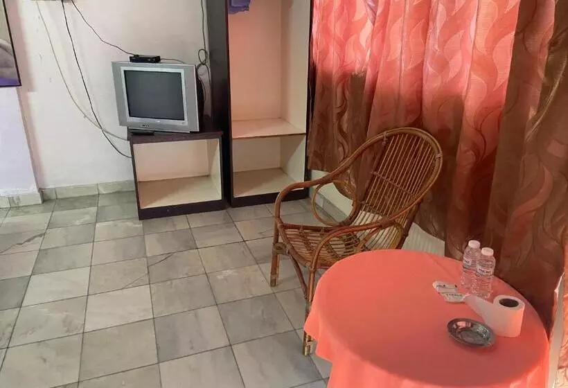 Hotelli Oyo 90885 Bera Pentagon Inn