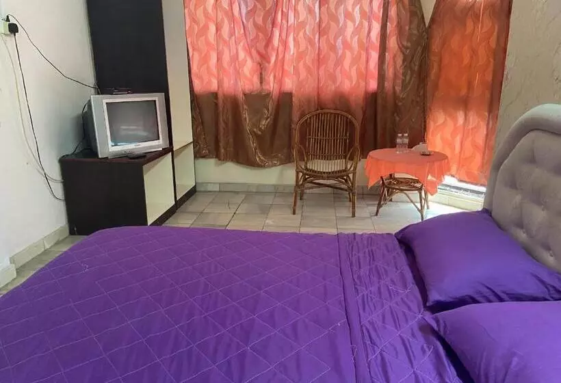 Hotelli Oyo 90885 Bera Pentagon Inn