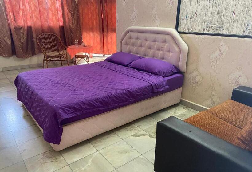 בית מלון כפרי Oyo 90885 Bera Pentagon Inn