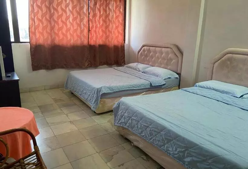 Hotelli Oyo 90885 Bera Pentagon Inn