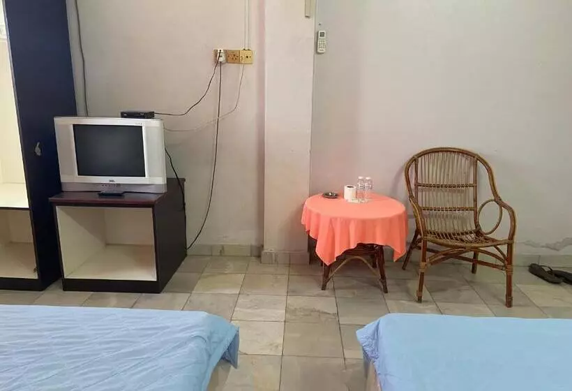 Hotelli Oyo 90885 Bera Pentagon Inn