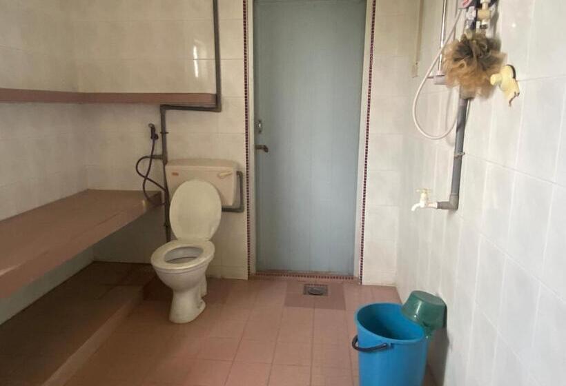 בית מלון כפרי Oyo 90885 Bera Pentagon Inn