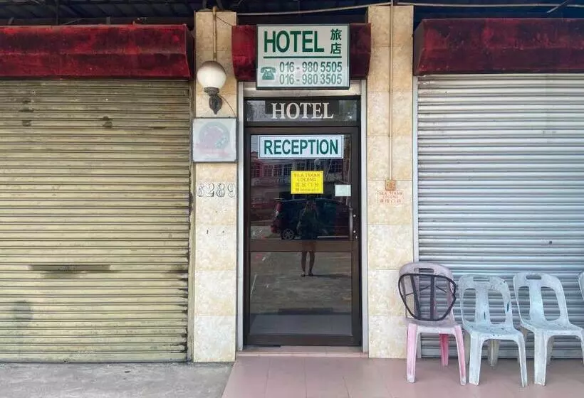 Hotelli Oyo 90885 Bera Pentagon Inn