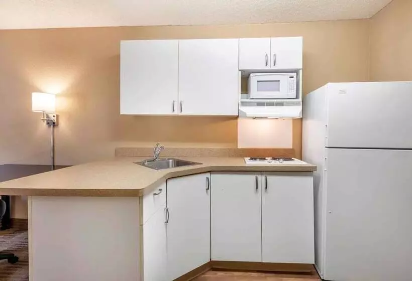 Hotelli Relax Suites Extended Stay   La Mirada