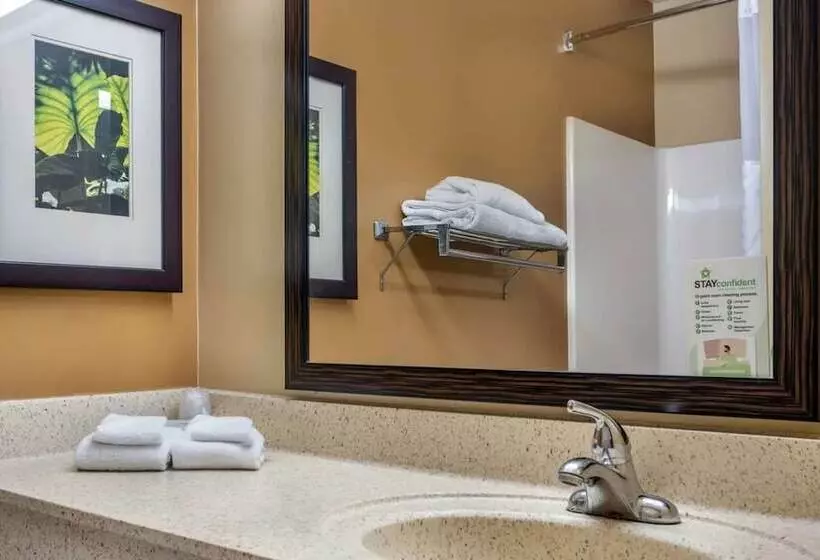 Hotelli Relax Suites Extended Stay   La Mirada