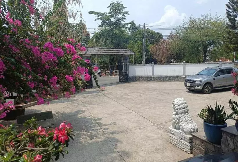 مُتل Nhà Nghỉ Thảo Ngân