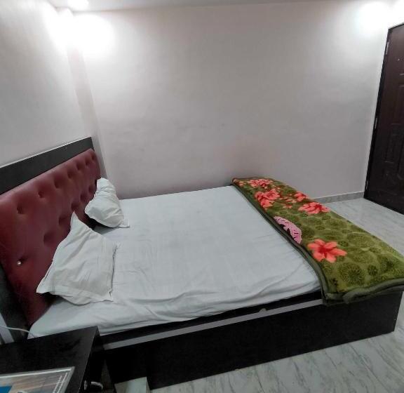 Oyo 81285 Hotel Chanda