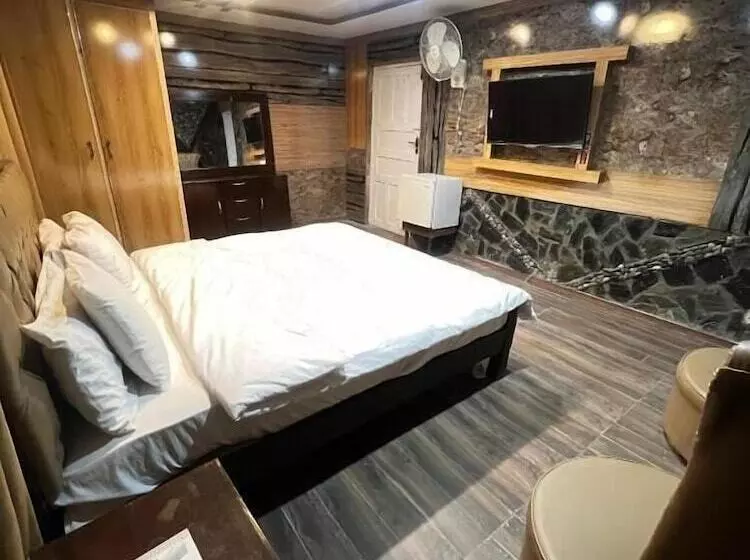 Polo Land Hotel Skardu