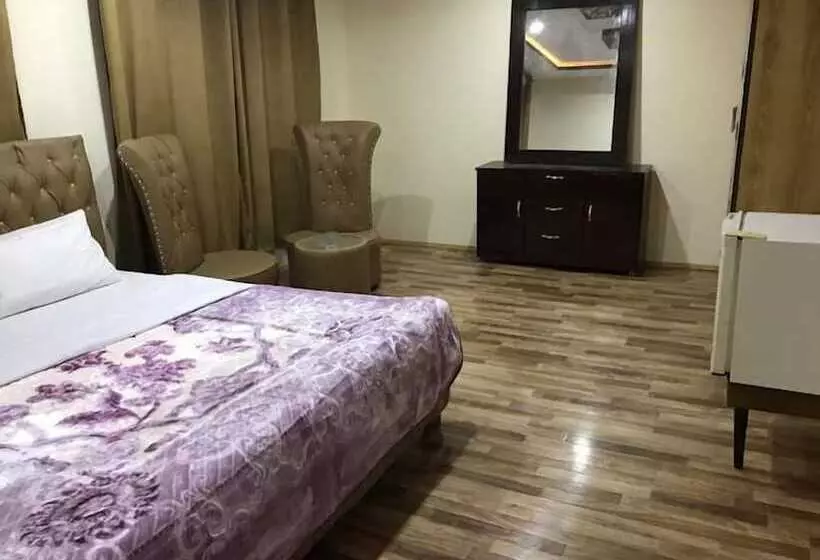 Polo Land Hotel Skardu