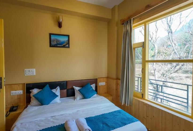 בית מלון כפרי Goroomgo Ghar Bar Boutique Stay Himachal Pradesh   Luxury Room & Mountain View