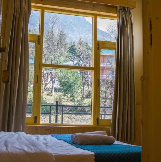 בית מלון כפרי Goroomgo Ghar Bar Boutique Stay Himachal Pradesh   Luxury Room & Mountain View