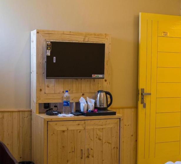 בית מלון כפרי Goroomgo Ghar Bar Boutique Stay Himachal Pradesh   Luxury Room & Mountain View