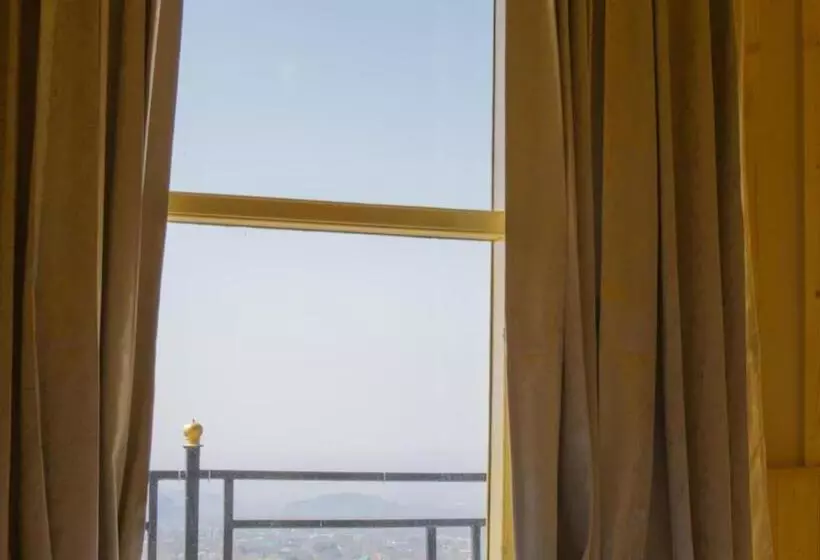Hotelli Goroomgo Ghar Bar Boutique Stay Himachal Pradesh   Luxury Room & Mountain View