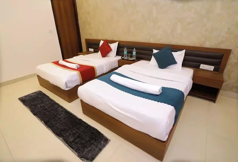 ホテル The Regal Inn