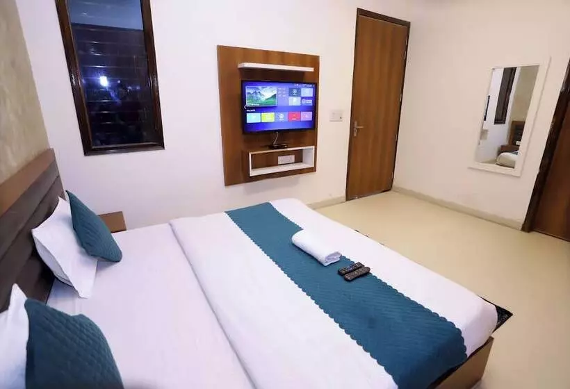ホテル The Regal Inn