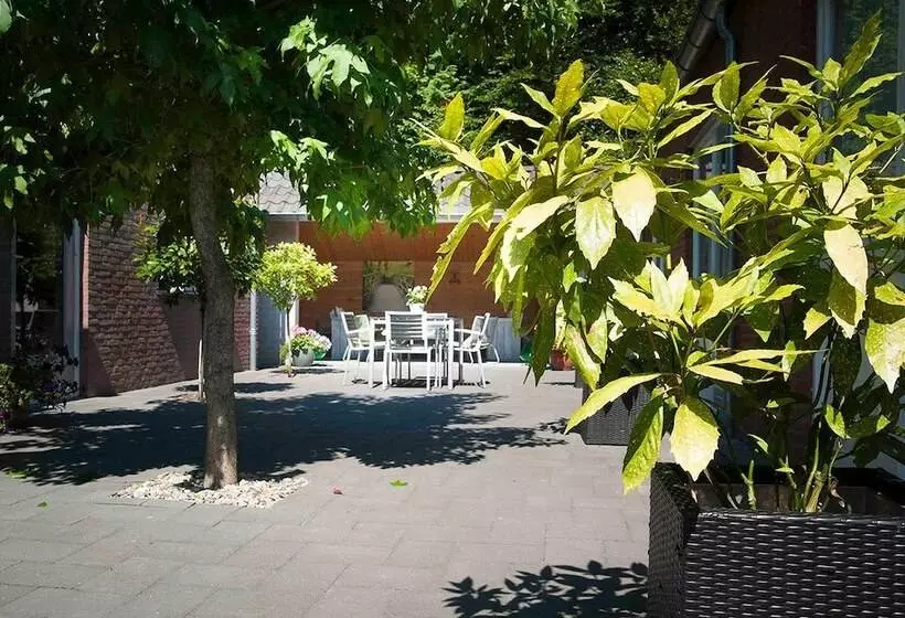 ホテル Slapen In Veghel