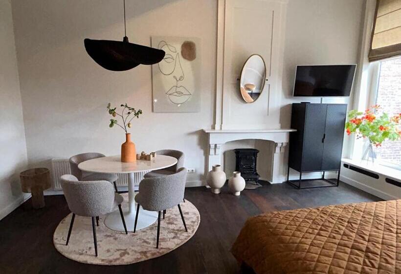 בית מלון כפרי Stadsherberg Sneek